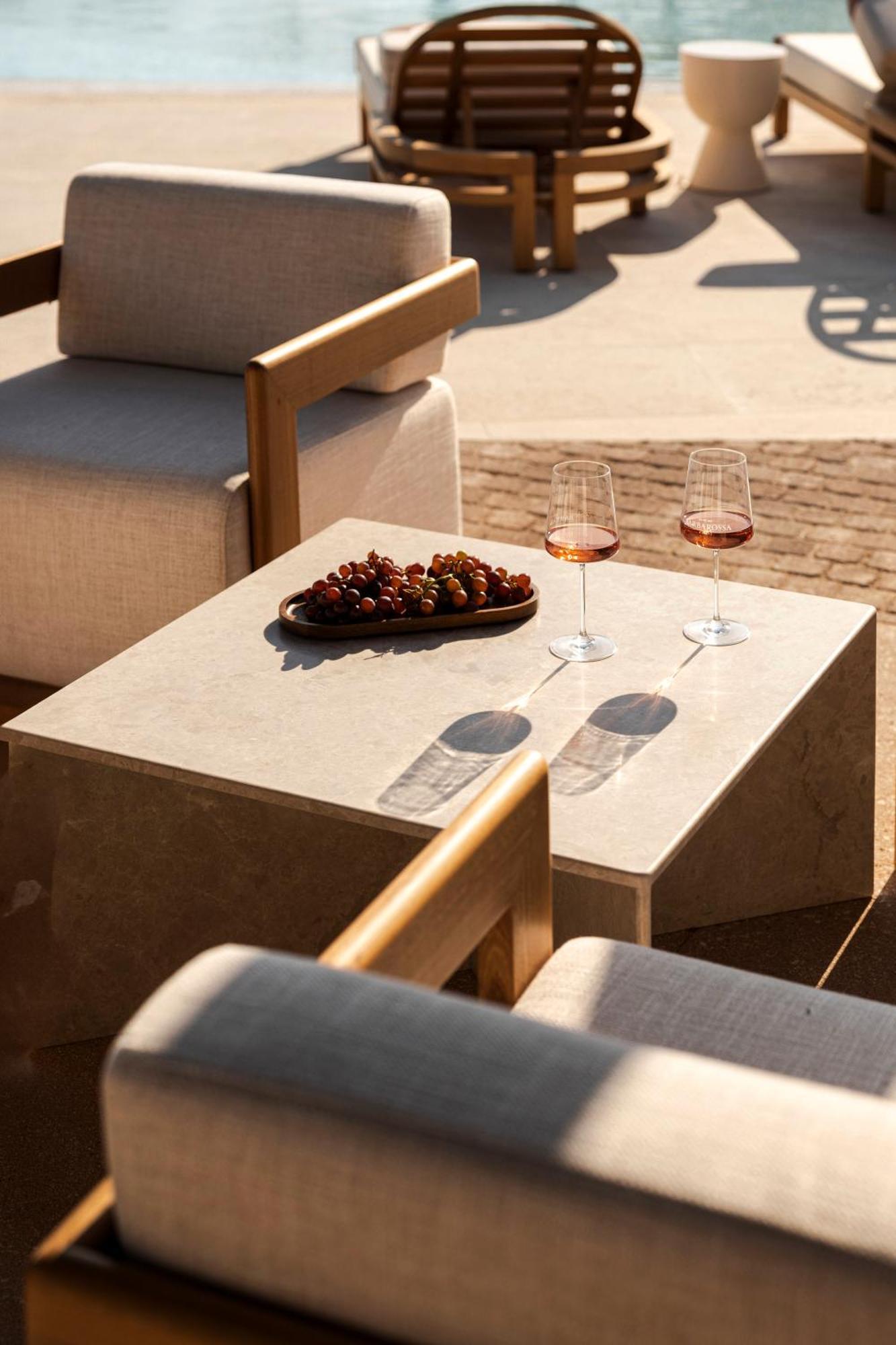 91 Riviera, The 5*