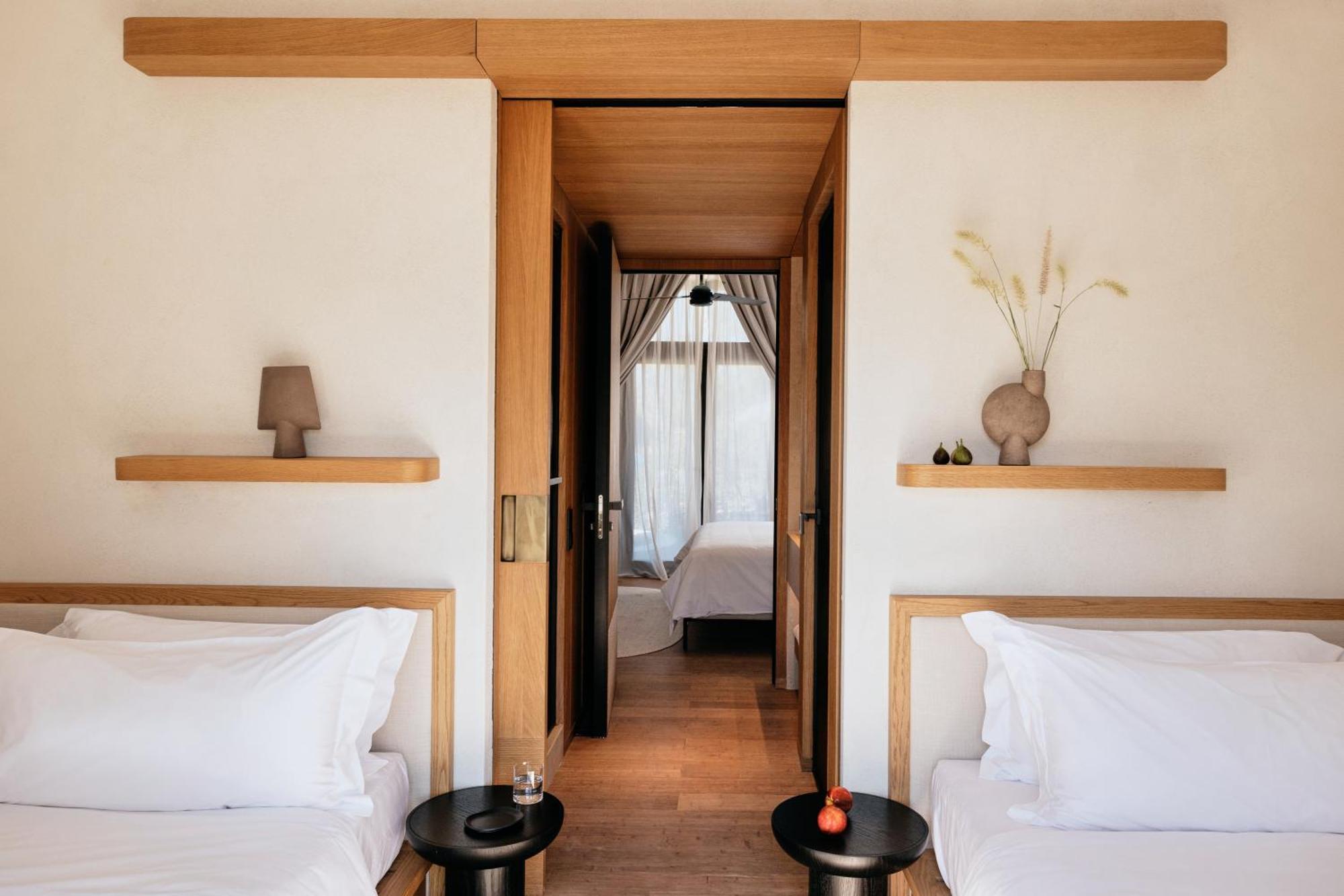 91 Riviera, The 5*